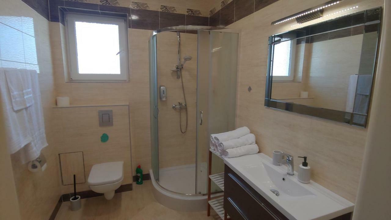 Apartamenty Dzemejra - Jumeirah Дарлово Экстерьер фото